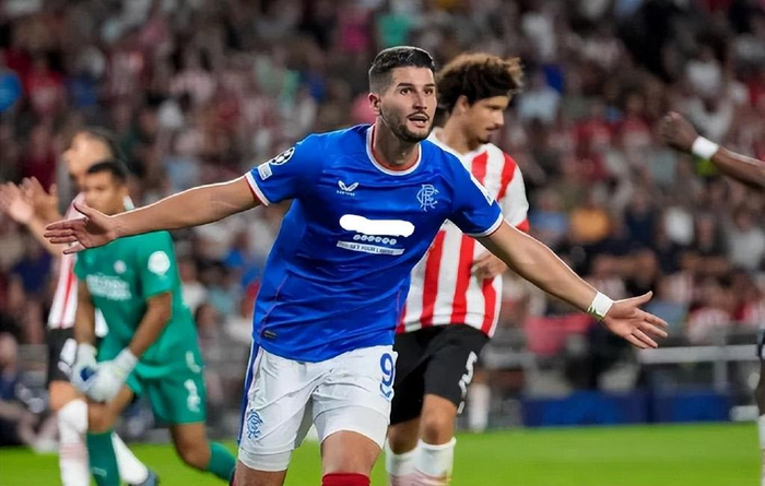 LD体育-埃因霍温迎足总杯关键赛；清晨完成体检；目标明确；训练强度明显提升-LD体育